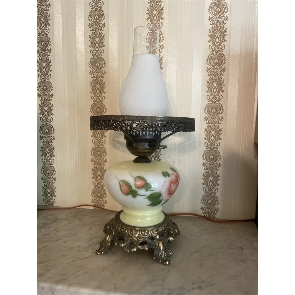 Vintage Oil‎ Lamp Converted To Electrical Flower Floral Hurricane Brass